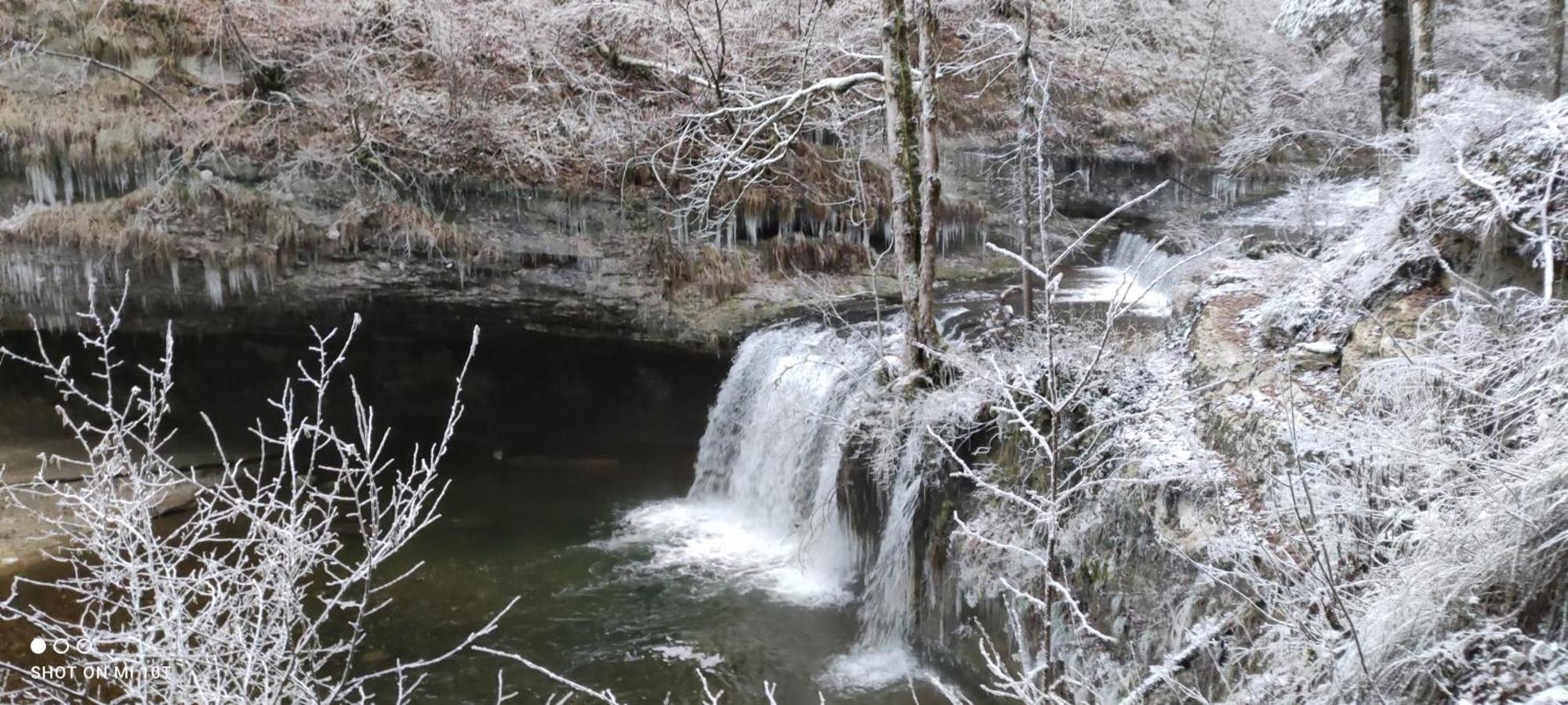 Grimont Gite Au Calme Grand Terrain Circuit Cascades Du Herisson Saugeot Bagian luar foto