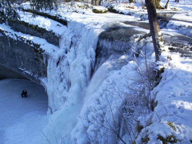 Grimont Gite Au Calme Grand Terrain Circuit Cascades Du Herisson Saugeot Bagian luar foto